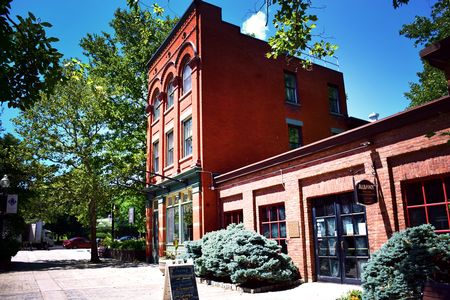 Discover Albany Visitors Center