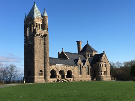 Oakwood Cemetery